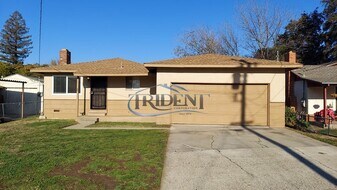 53 Wilson Ave in Yuba City, CA - Building Photo