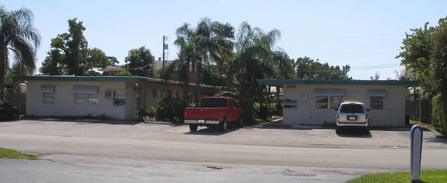 2404 SE 2nd St in Pompano Beach, FL - Foto de edificio - Building Photo