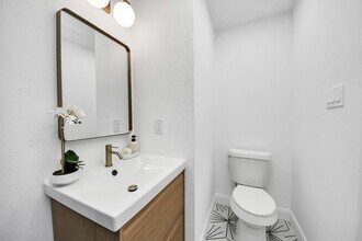 300 Narcissus Rd in Clear Lake Shores, TX - Building Photo - Building Photo