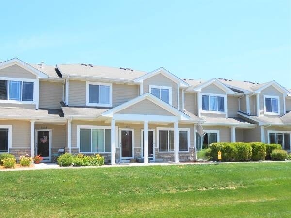 1111 NE 7th Ln in Ankeny, IA - Building Photo