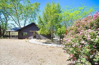 9554 Los Guilicos Ave in Kenwood, CA - Building Photo - Building Photo