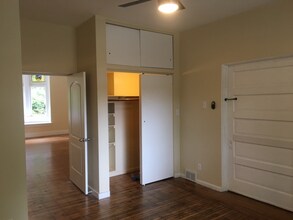 721 Chislett St-Unit -1 in Pittsburgh, PA - Foto de edificio - Building Photo