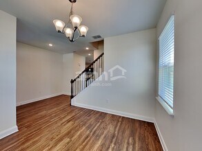 1050 Summer Stone Loop in Apopka, FL - Foto de edificio - Building Photo