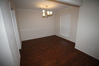 8207 Sharpcrest St in Houston, TX - Building Photo - Building Photo