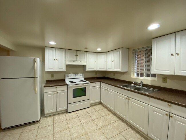 5031 12th Ave NE in Seattle, WA - Building Photo - Building Photo