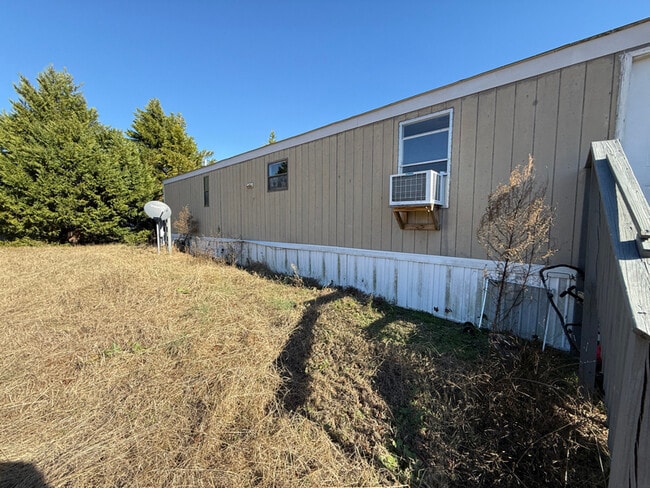 85 Buttercup Dr in Johnston, SC - Building Photo - Building Photo