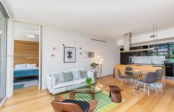 2100 Park Ave in Miami Beach, FL - Building Photo - Building Photo