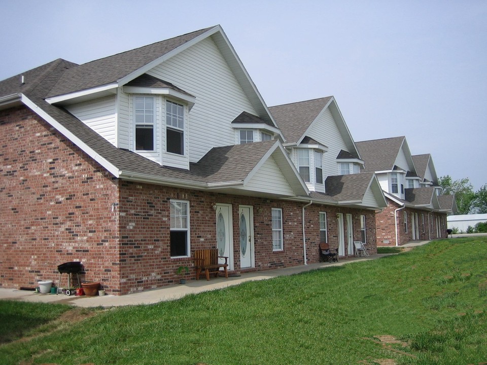 Spring Creek in Rogersville, MO - Foto de edificio