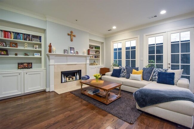 property at 3226 Pemberton Cir Dr