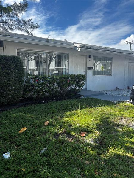 1804 NE 13th St in Fort Lauderdale, FL - Building Photo