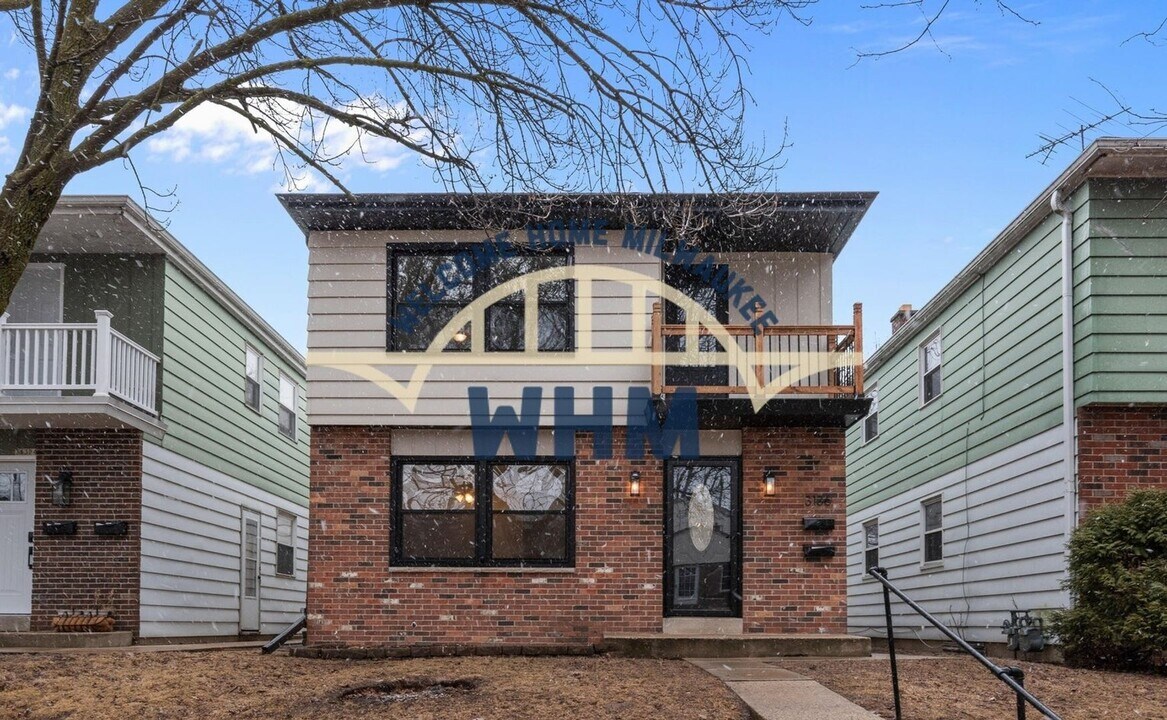 3136 S Pennsylvania Ave-Unit -Lower in Milwaukee, WI - Foto de edificio
