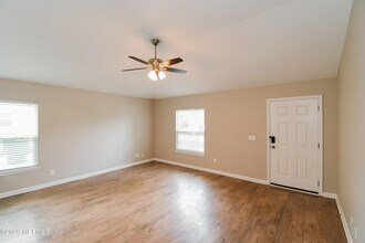 5609 Village Pond Cir in Jacksonville, FL - Building Photo - Building Photo