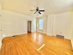 255 S Jackson St in Janesville, WI - Building Photo - Building Photo