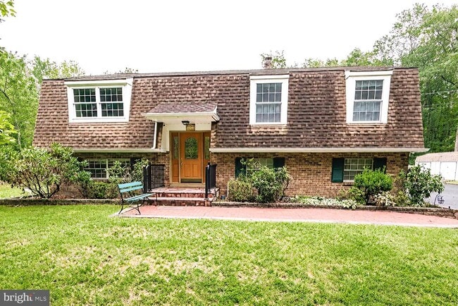 property at 2294 Linden Ave