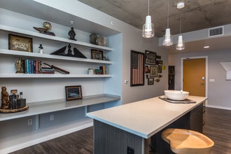 Jasper Towers in Denver, CO - Building Photo - Interior Photo