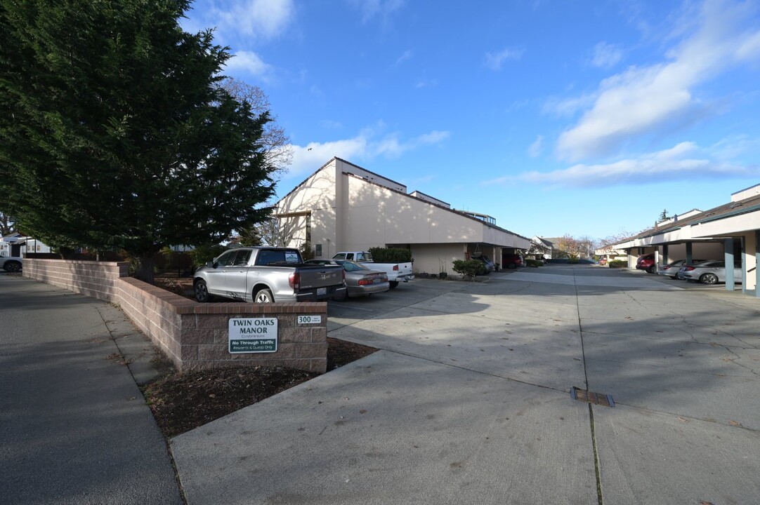 300 N Sequim Ave in Sequim, WA - Building Photo