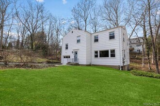 111 Spier Rd, Unit 1219 in Scarsdale, NY - Foto de edificio - Building Photo