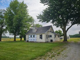 10420 S Dixie Hwy in Portage, OH - Building Photo