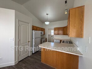 2048 W 30 S in Hurricane, UT - Building Photo - Building Photo