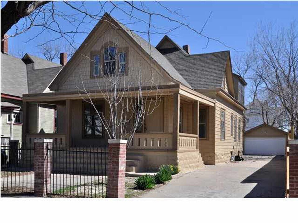 1124 N Market St in Wichita, KS - Building Photo