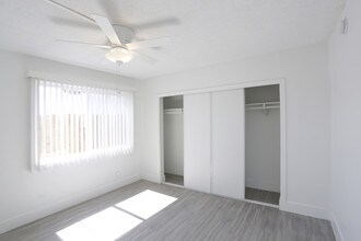 Willow Glen Apartments in San Diego, CA - Building Photo - Interior Photo