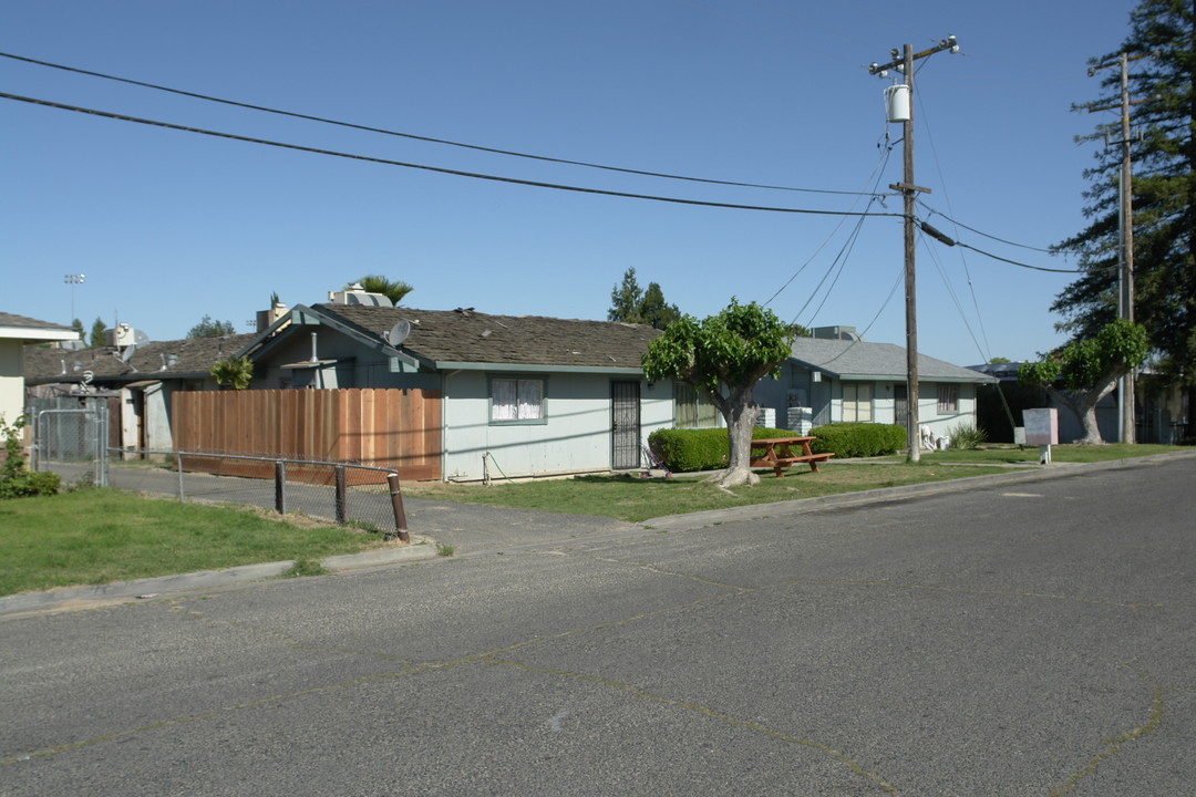 2811 Muir Ave in Atwater, CA - Building Photo