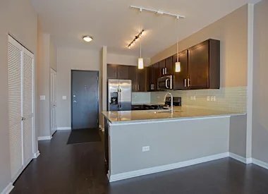 2299 S Michigan Ave, Unit 413 in Chicago, IL - Building Photo - Building Photo