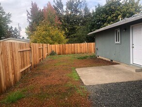 4548 Daisy St in Springfield, OR - Building Photo - Building Photo