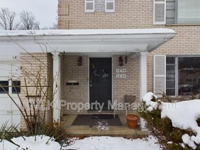 1834 Cromwell Dr in Akron, OH - Building Photo - Building Photo