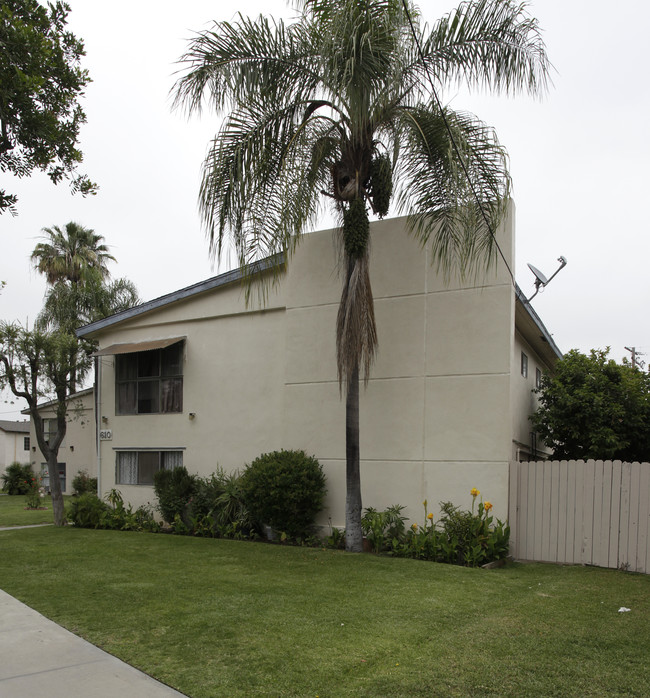 610 N Pauline St in Anaheim, CA - Foto de edificio - Building Photo