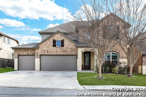 220 Lucchese St in San Antonio, TX - Foto de edificio