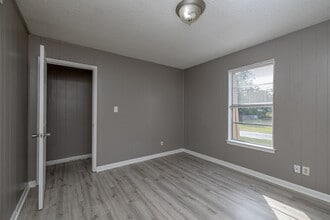 Sunset Village in Pine Bluff, AR - Foto de edificio - Interior Photo