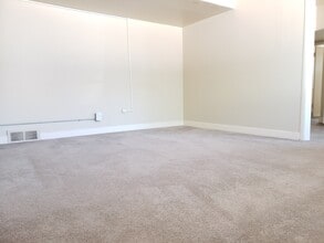Princess Apartments in Regina, SK - Building Photo - Building Photo
