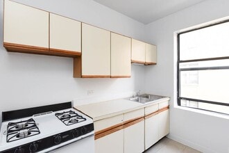 1532 N Kedzie Ave in Chicago, IL - Foto de edificio - Building Photo