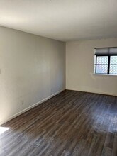 5616 Emerald Forest Dr in Austin, TX - Building Photo - Building Photo