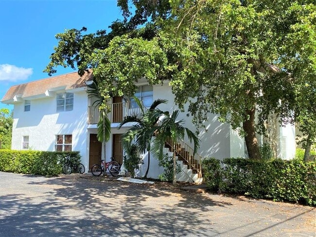 property at 5961 SW 41st St