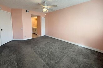 9977 Westview Dr, Unit 111 in Coral Springs, FL - Foto de edificio - Building Photo