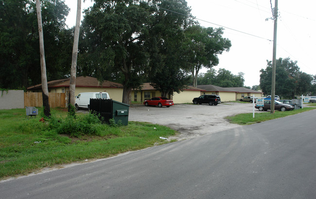 1202 Shadow Dr in Lakeland, FL - Building Photo - Building Photo