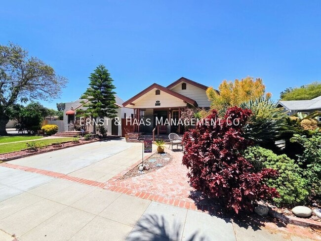 property at 3605 Cerritos Ave