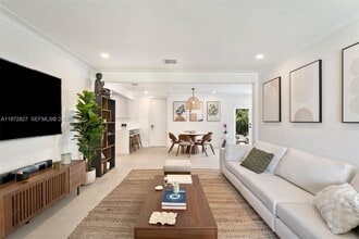 45 Palermo Ave in Coral Gables, FL - Foto de edificio - Building Photo