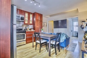 397 1st St in Jersey City, NJ - Building Photo - Building Photo