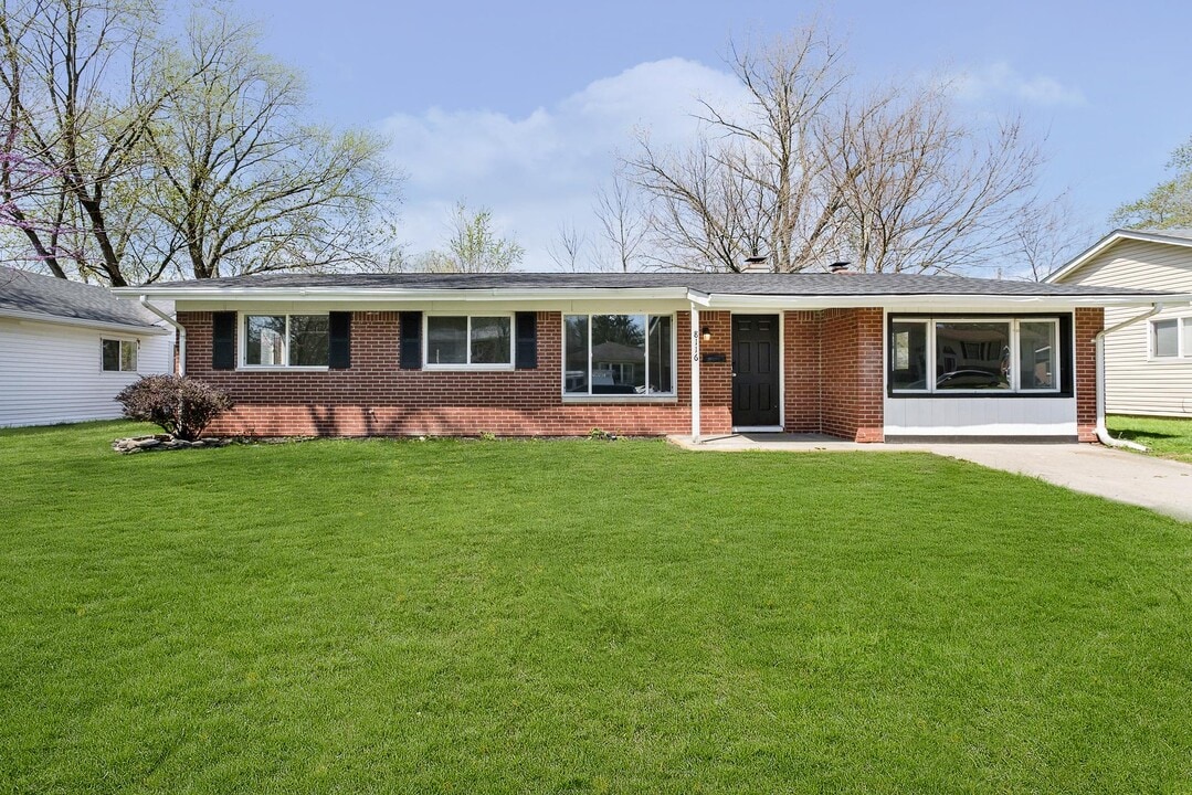 8116 E 36th Pl in Indianapolis, IN - Building Photo