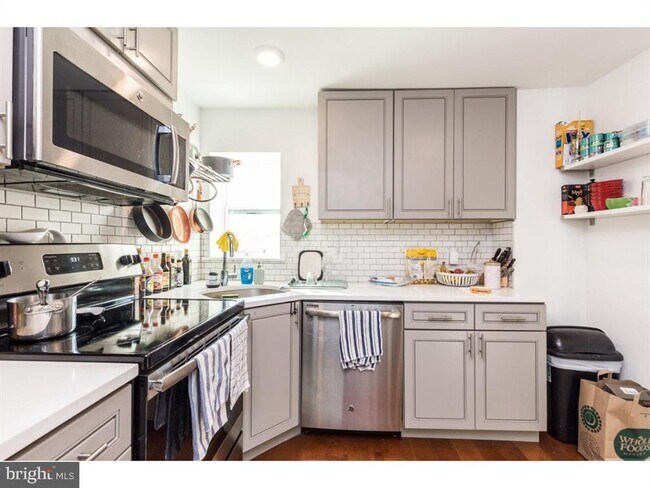 property at 1616 Brown St