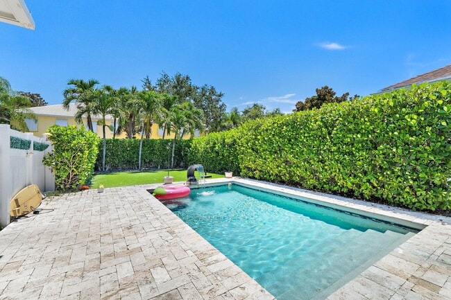 231 Caravelle Dr in Jupiter, FL - Building Photo - Building Photo