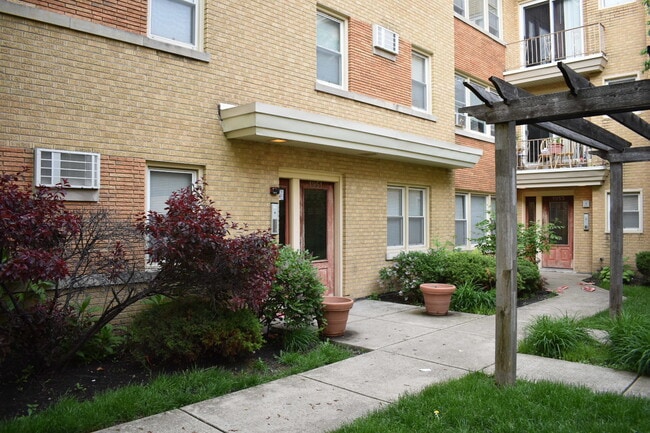 1951 Euclid Ave in Berwyn, IL - Building Photo - Building Photo