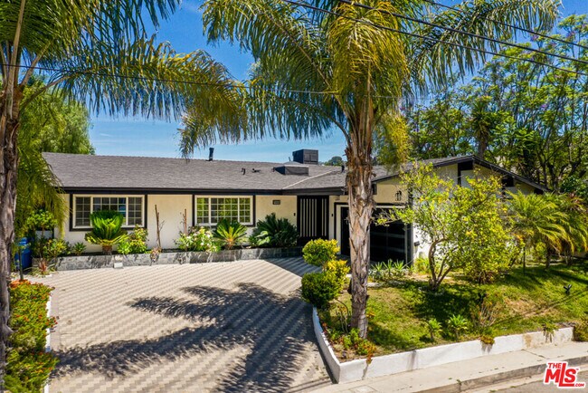 3650 Sapphire Dr in Los Angeles, CA - Building Photo - Building Photo