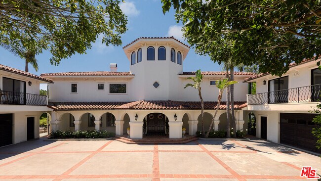 28820 Grayfox St in Malibu, CA - Building Photo - Building Photo