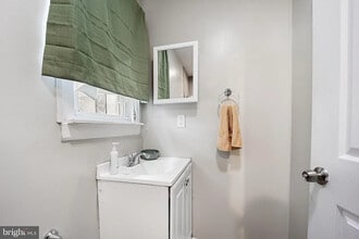 1610 Dyre St, Unit SRO-2F in Philadelphia, PA - Building Photo - Building Photo