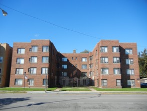 7700 S Jeffery Blvd in Chicago, IL - Building Photo - Building Photo