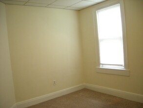 87 W 25th St in Bayonne, NJ - Foto de edificio - Building Photo